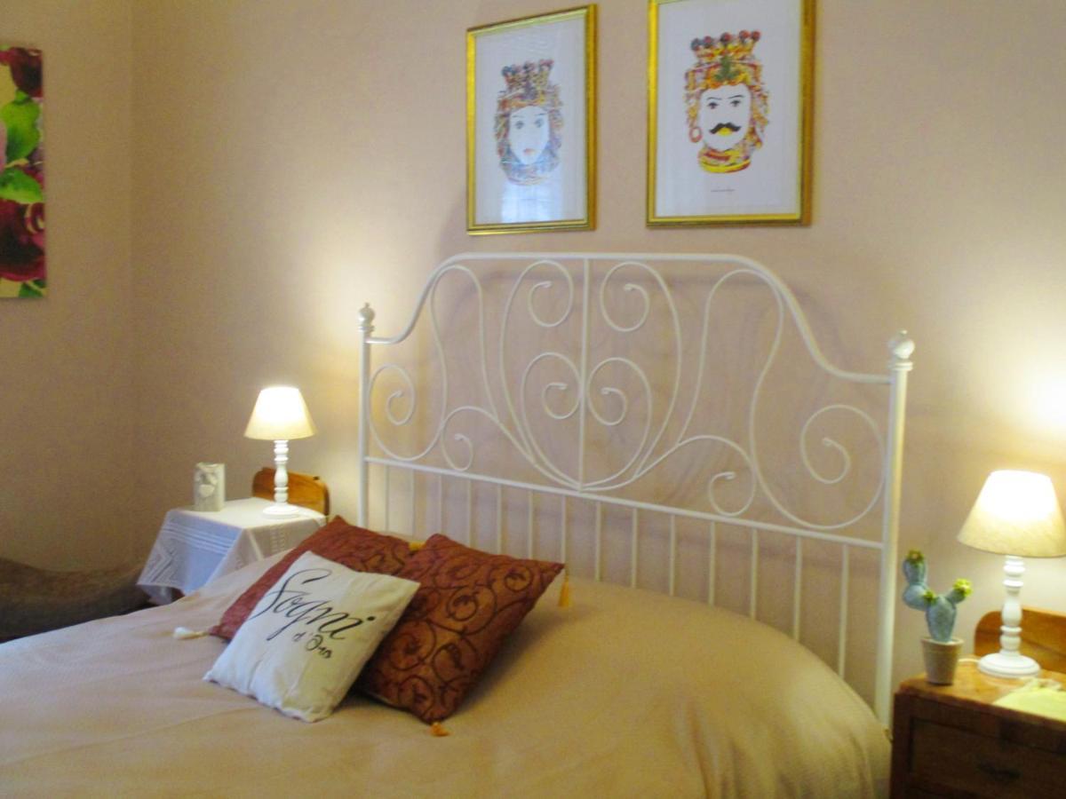 Diletta Oasi Bed & Breakfast Катания Екстериор снимка